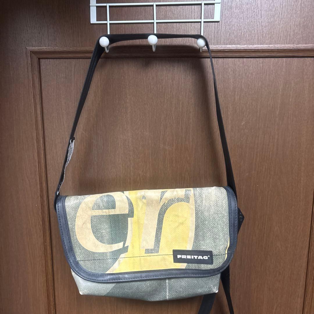 FREITAG メッセンジャーバッグ イエロー/グレー ハワイアンファイブ
