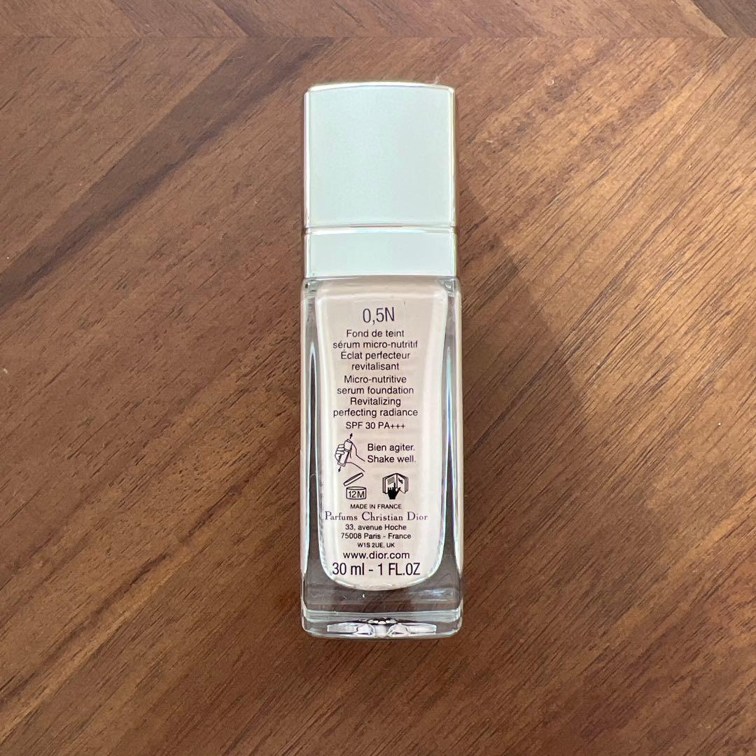 Dior プレステージ　ルマイクロフルイドタン 0.5N 30ml