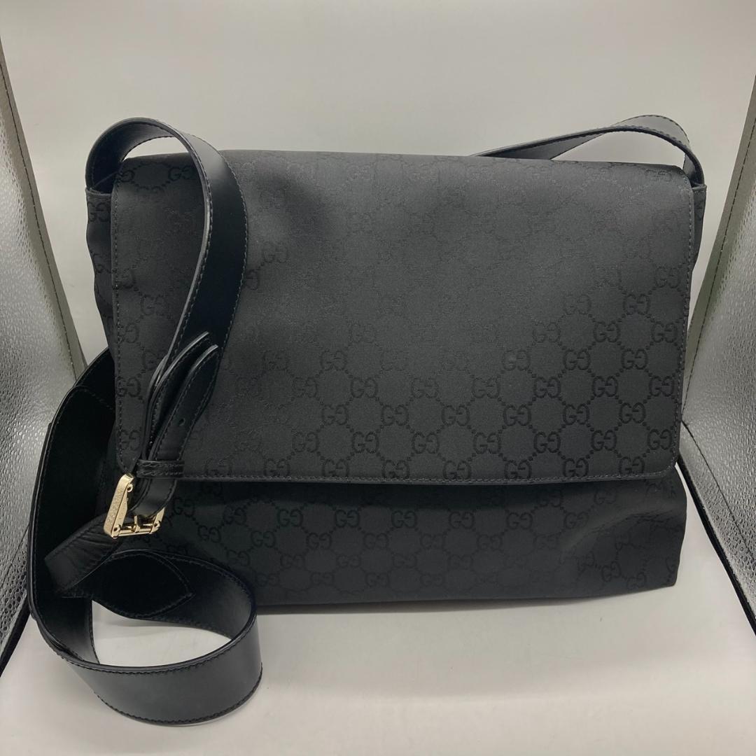 ▼GUCCI ナイロン　メッセンジャーバッグ　ブラック　272351