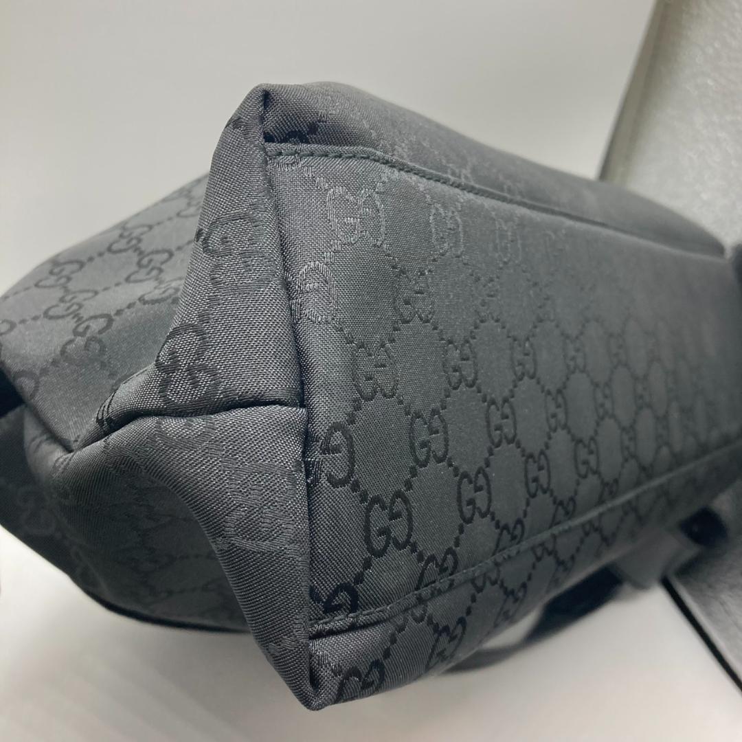 ▽GUCCI ナイロン メッセンジャーバッグ ブラック 272351