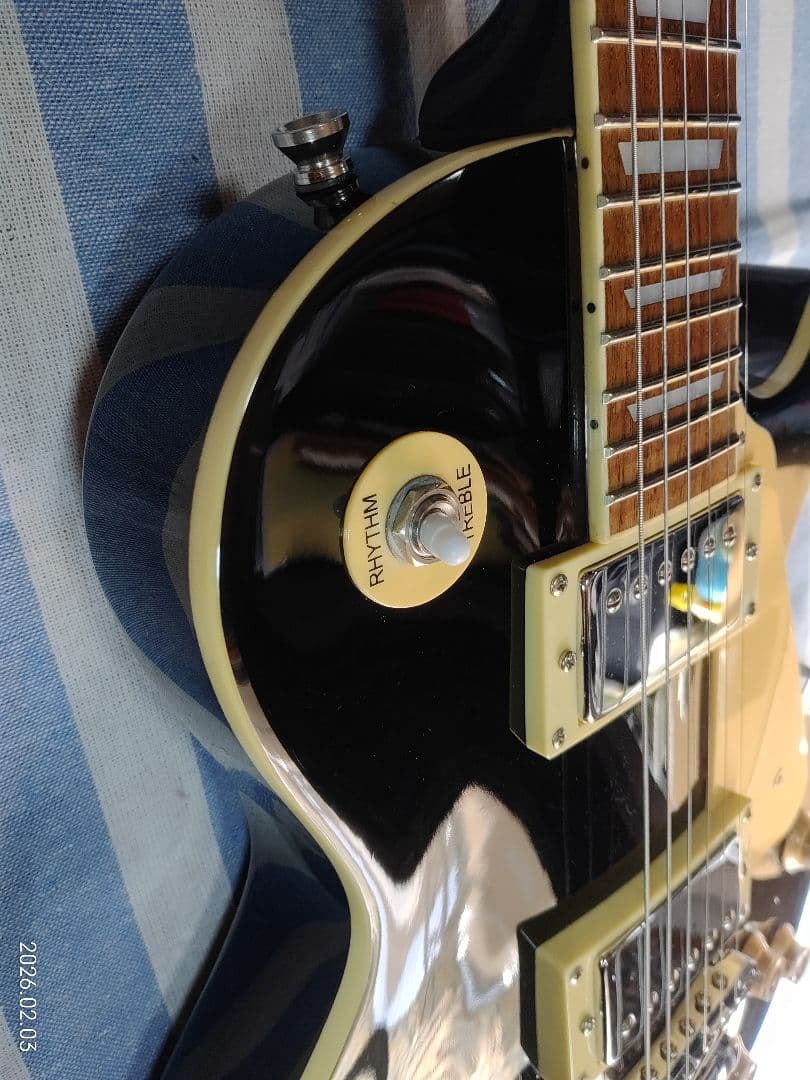 K・GarageのレスポールタイプセットネックのLost Pearlモデル美品