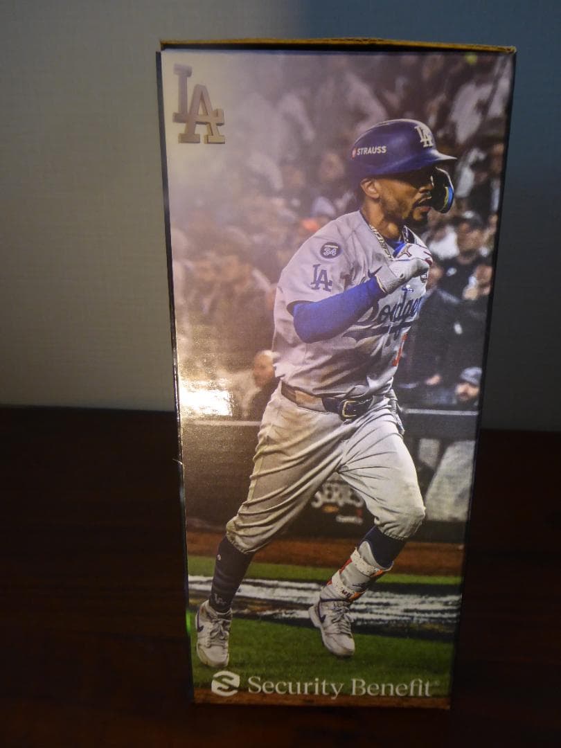 ボブルヘッド ムーキーベッツ5/13配布＋ANA公式PINバッジ - メルカリ