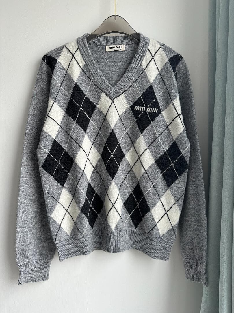 Miu ミュウミュウ miu miu アーガイル Vネックセーター 40/L