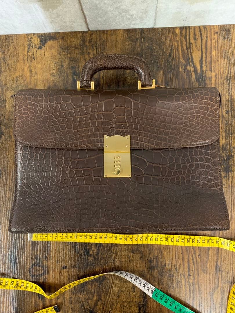 超激安一生物早い者勝ち激レア最終未使用希少ラグジュアリー本クロコダラスバッグ