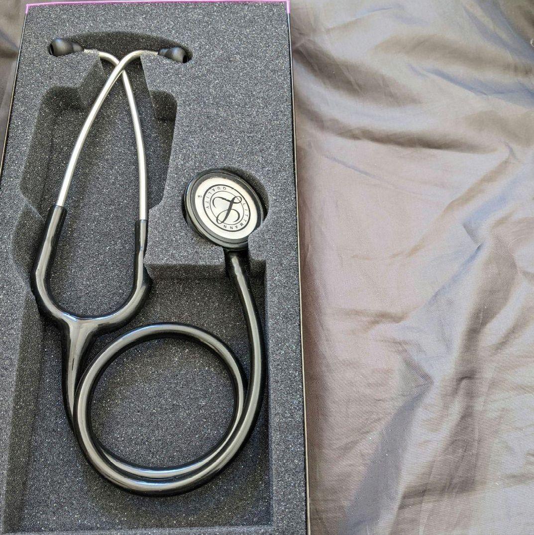 聴診器 Littmann Classic 3M リットマン クラシック ブラック Amazon | リットマン ステソスコープ クラシックIII ブラック/黒色加工