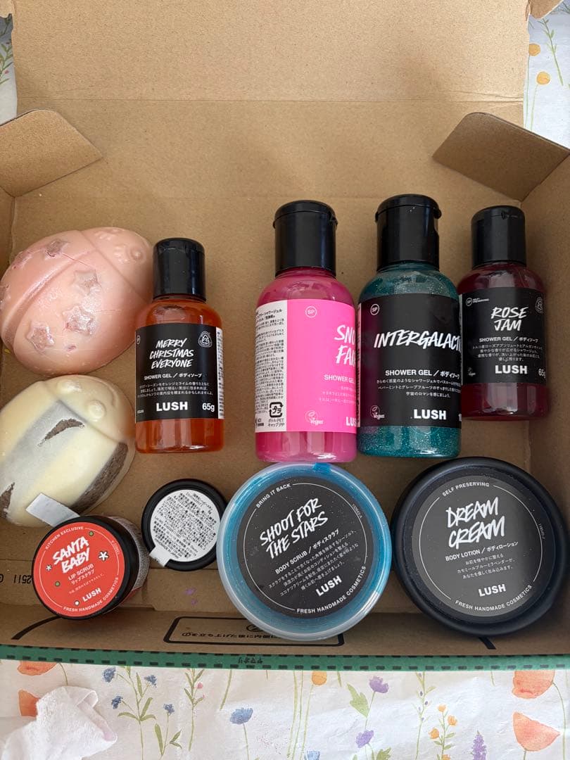 LUSH ボディソープ、スクラブ、ローション、保湿剤/リップスクラブセット