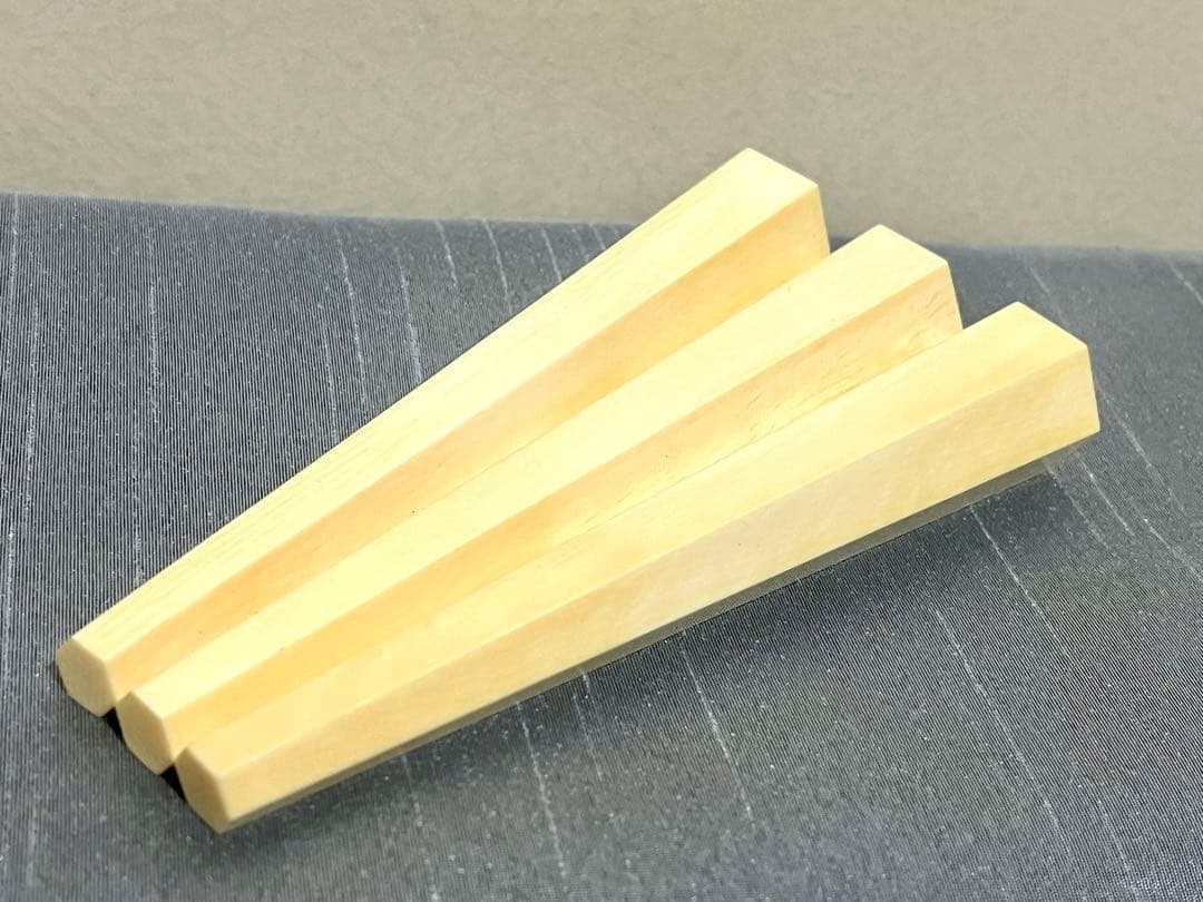 未使用品]三味線 糸巻き 天然素材 7分 - メルカリ