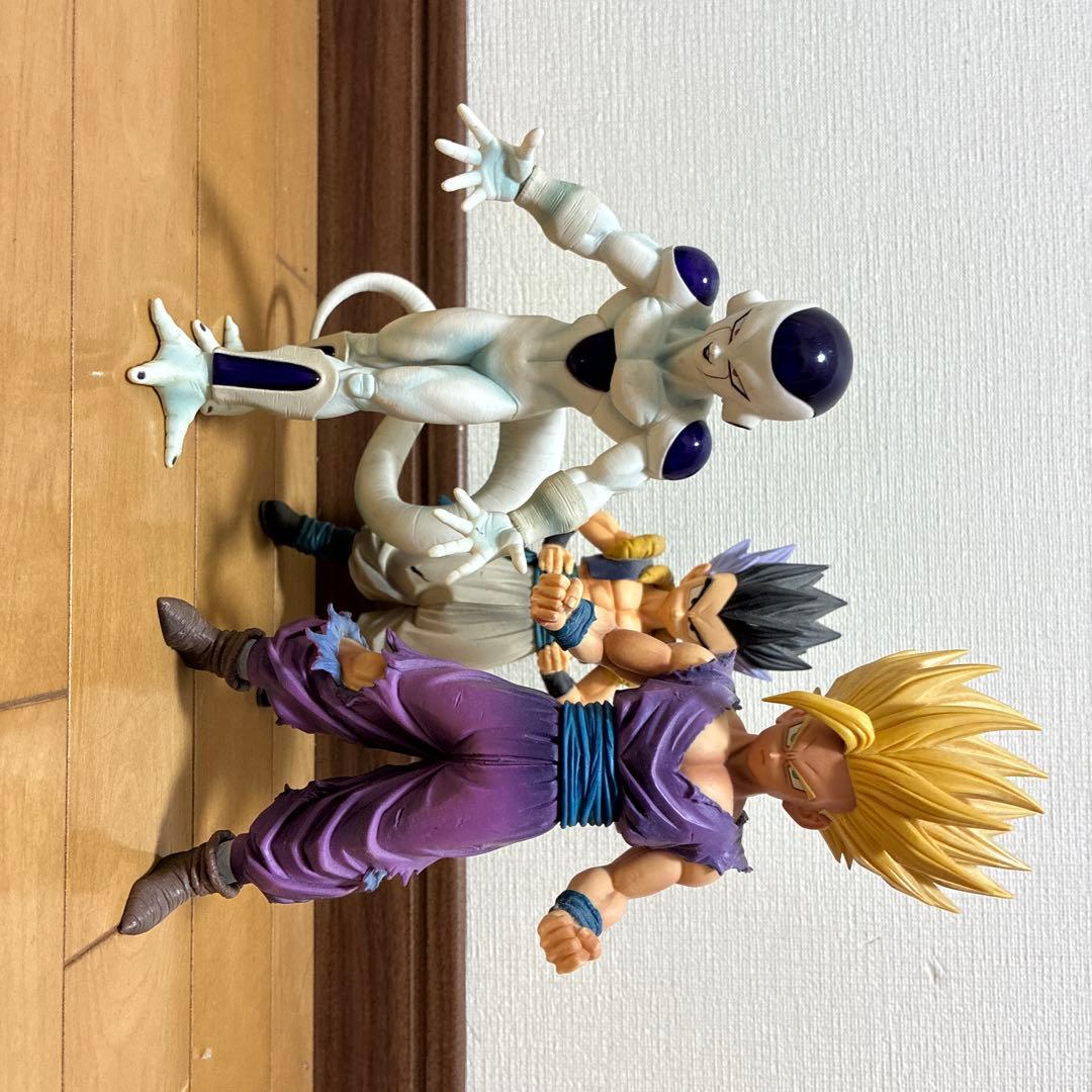 フリーザ　孫悟飯　ゴテンクス　フィギュアセット