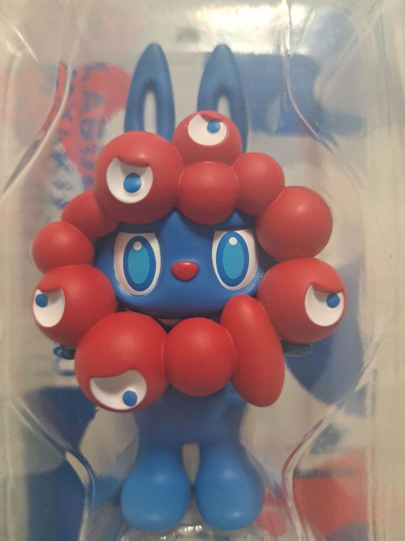 LABUBU MYAKU-MYAKU フィギュア　ラブブ　ミャクミャク