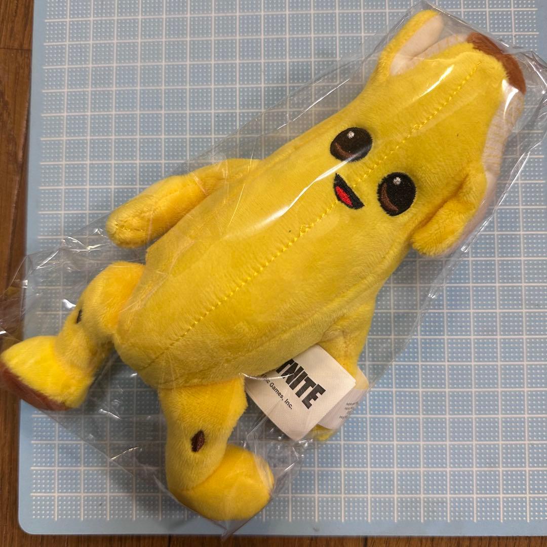 Fortnite フォートナイト Peely ピーリー ぬいぐるみ - メルカリ