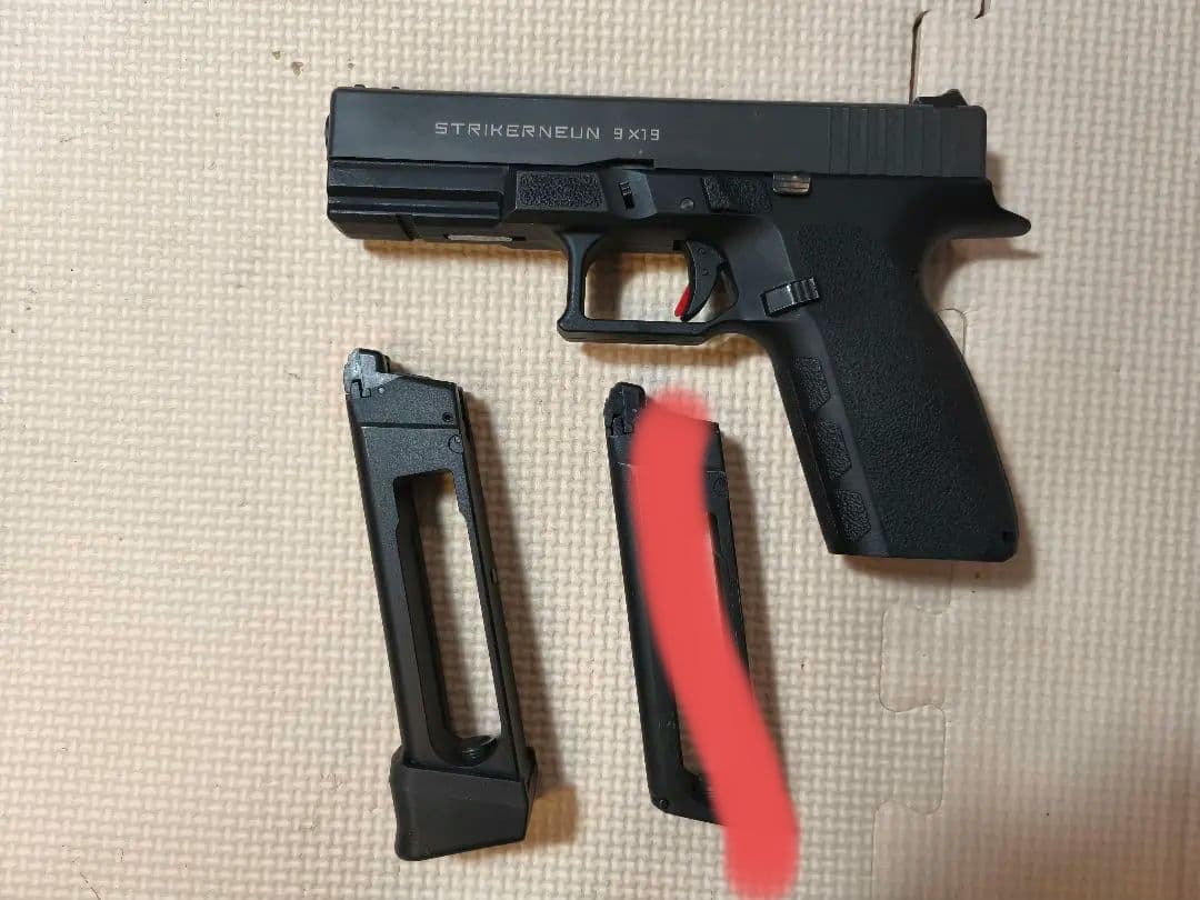 Carbon8 ストライカー9