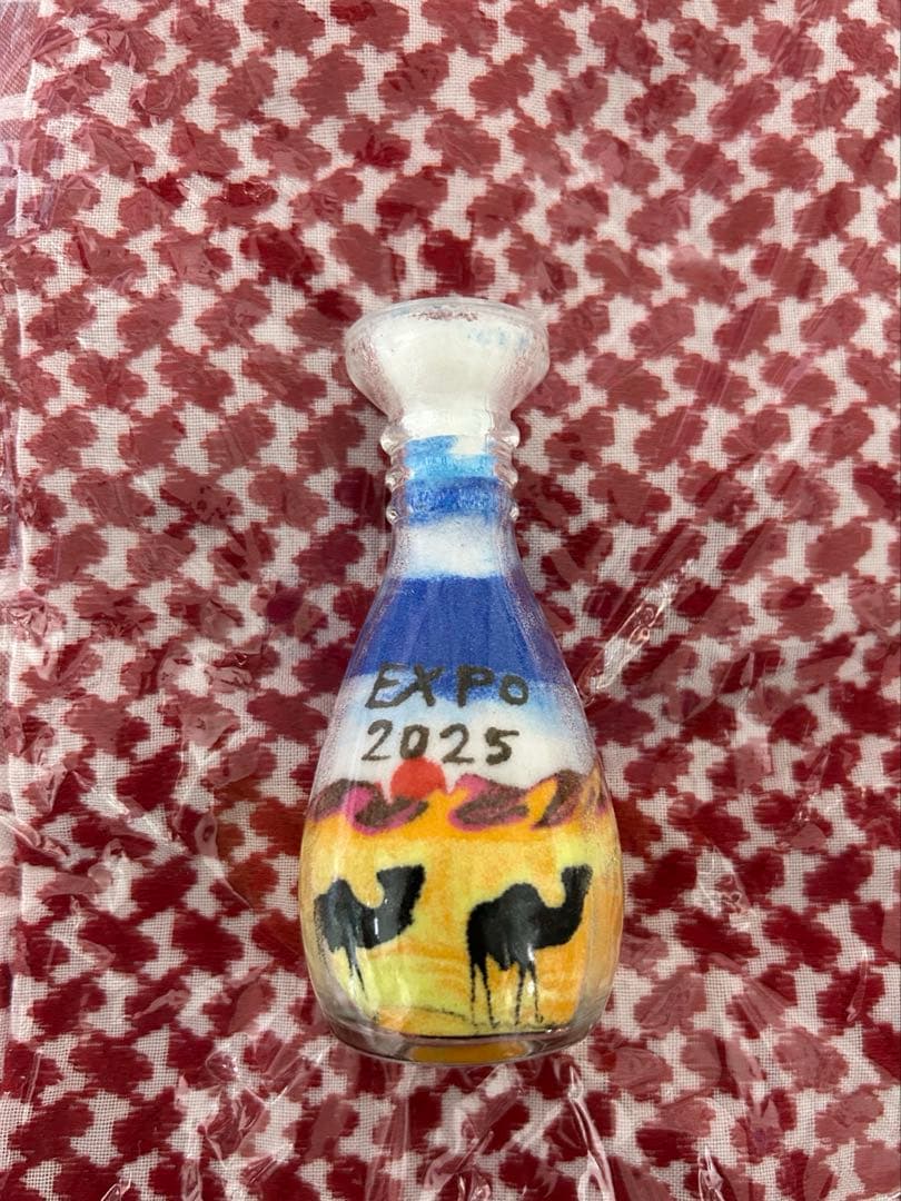 と*ー様 Expo2025 関西万博 ヨルダン館 サンドアート ヨルダン砂 赤い砂を敷き詰めるヨルダンの展示 - 大阪ベイ経済新聞