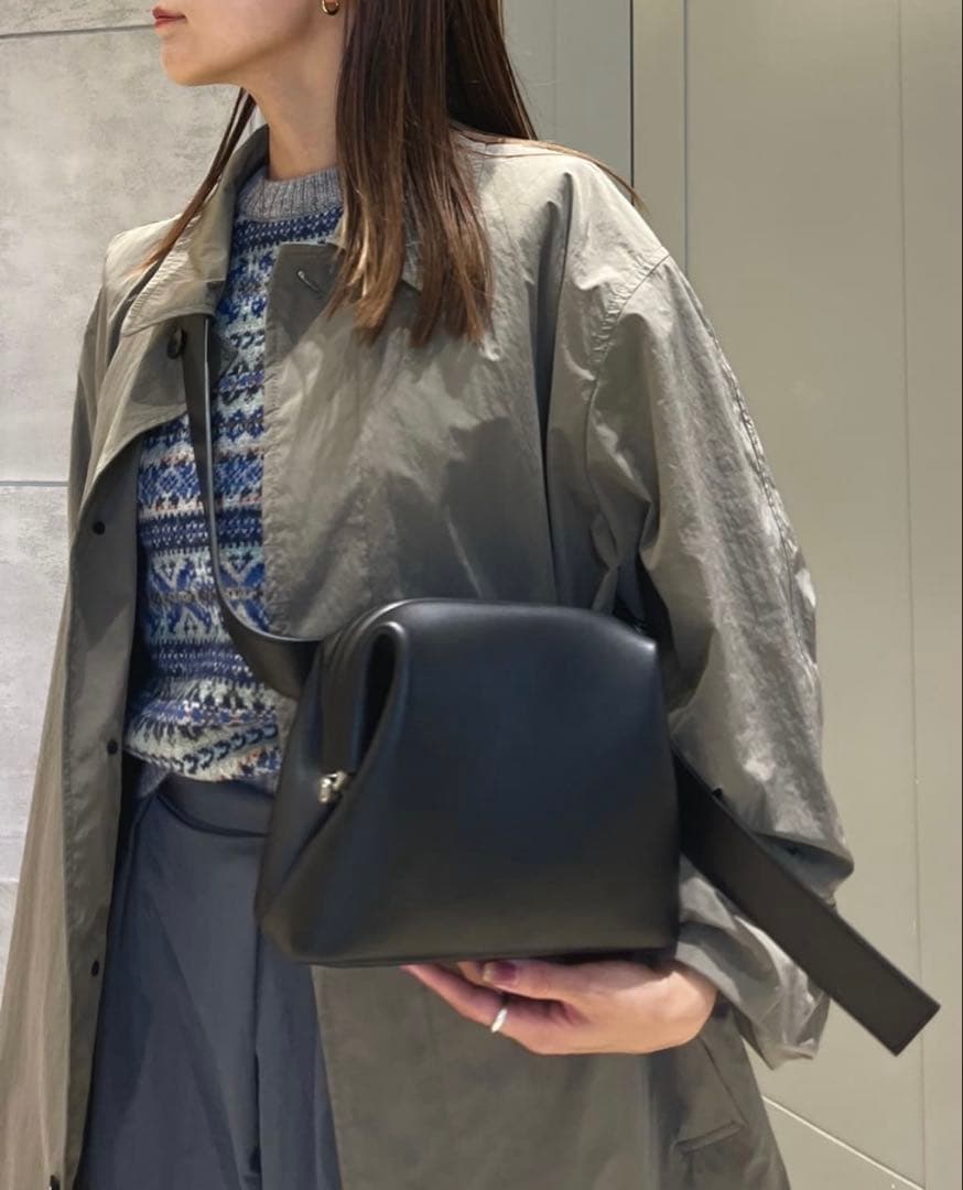 【美品】OSOI MINI BROT ショルダーバッグ　黒　ゴールド金具　韓国