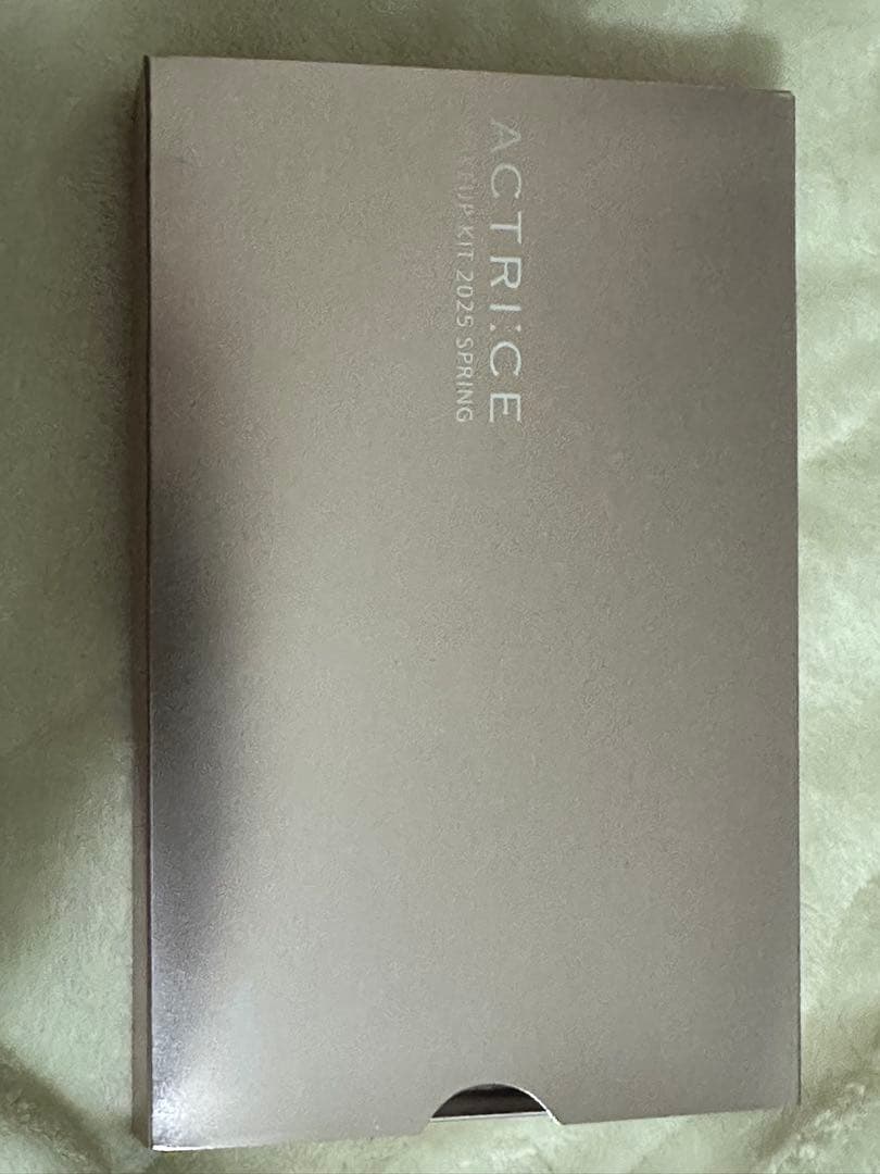 ACTRICE メイクアップキット 2025春 アディクション2025年春コスメ、グレージュアイパレ＆“まるでリップ”な