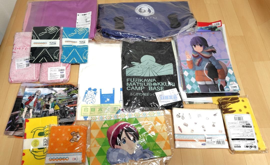 【ゆるキャン△】バッグ　クリヤファイル　ブランケット　Tシャツ　タオル　ポーチ等