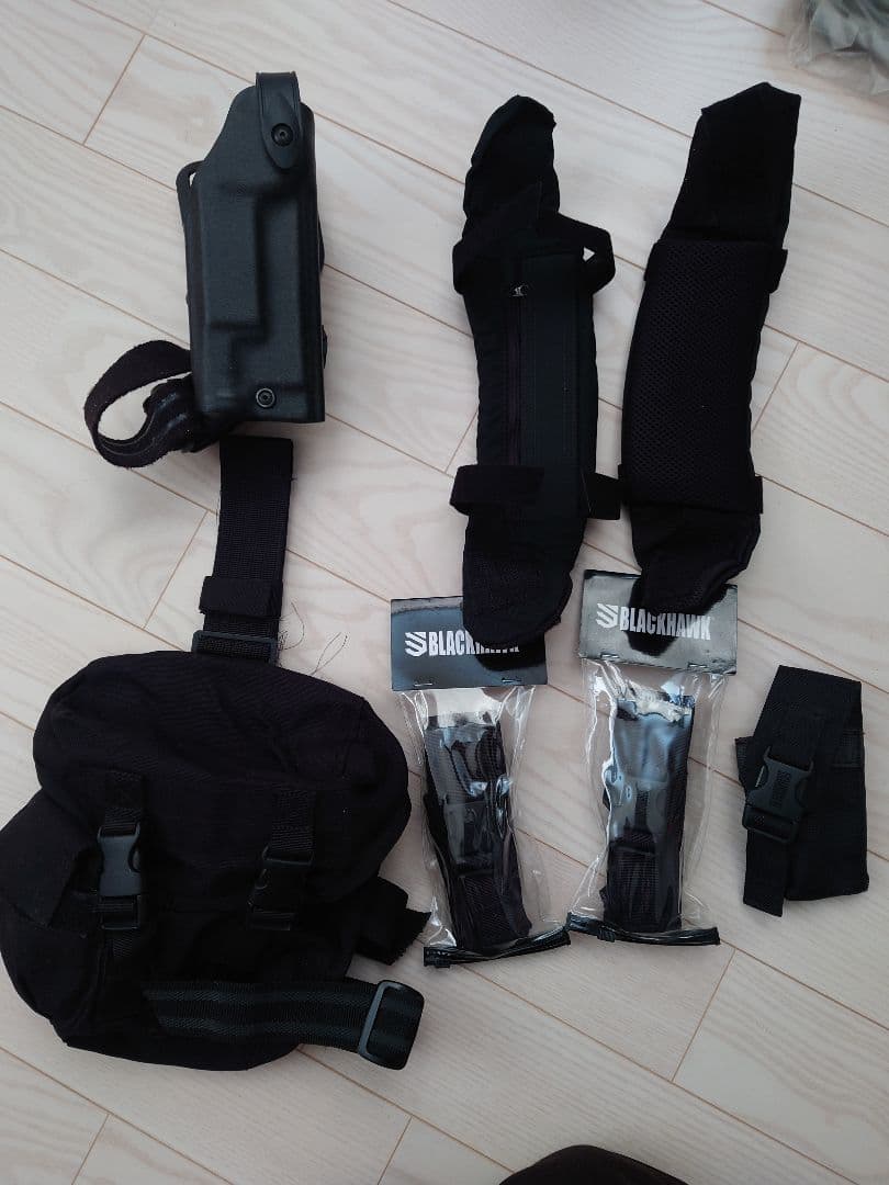 LAPD SWAT LE装備 サファリランドホルスター　FIRST　SPEAR