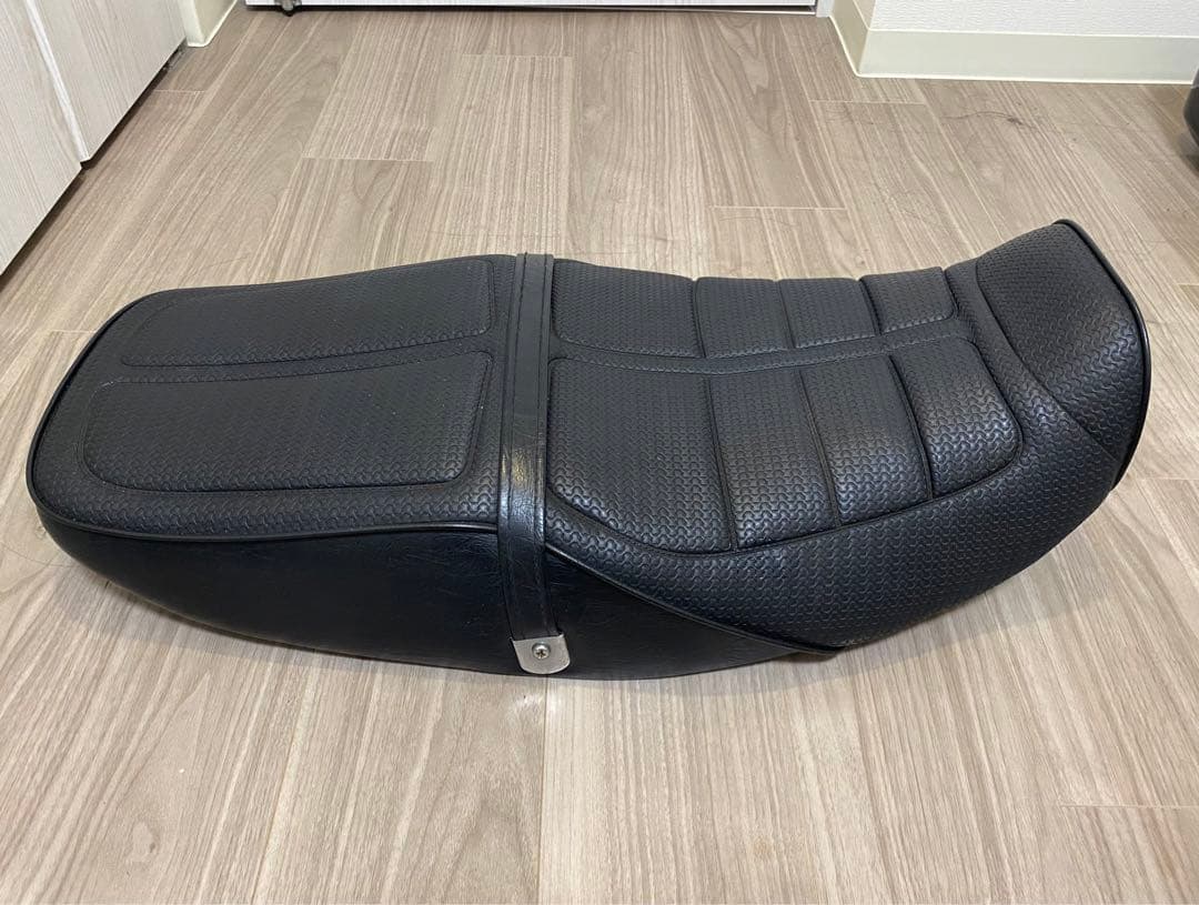 ゼファー400χ純正シート