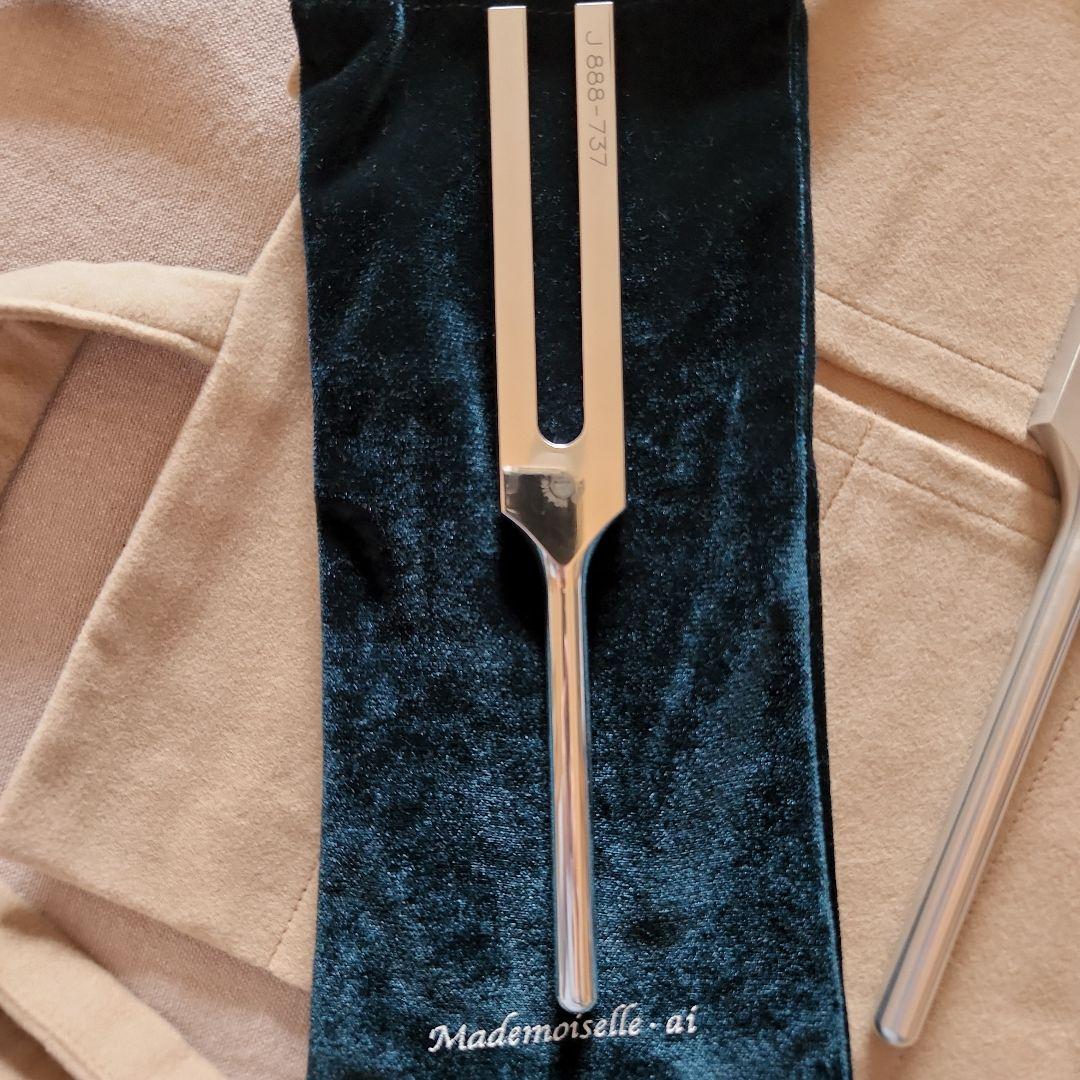 美品】MIチューナー 音叉 528Hz / 888Hz ハンマー付 ニチオン製 - メルカリ