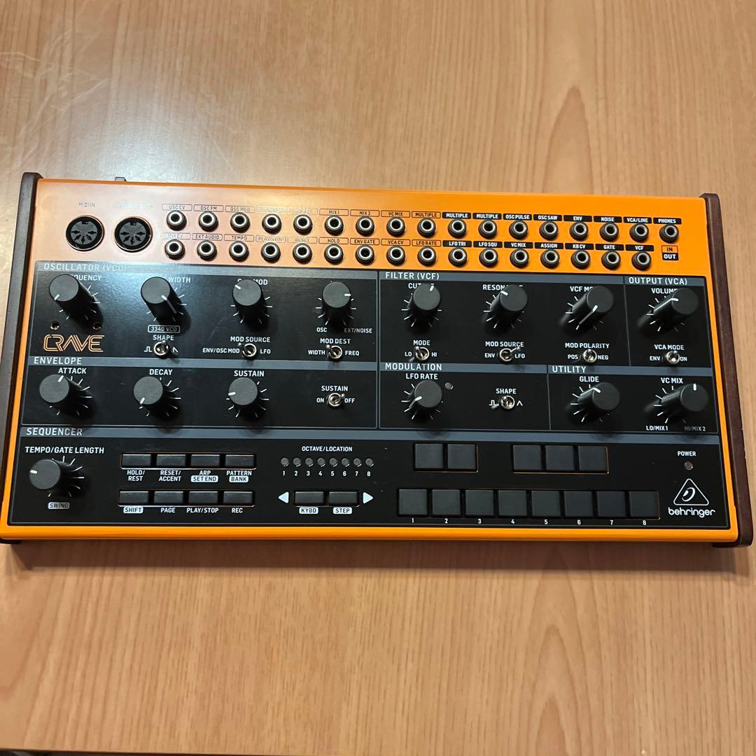 behringer CRAVE アナログセミモジュラーシンセサイザー - 鍵盤楽器正規 品