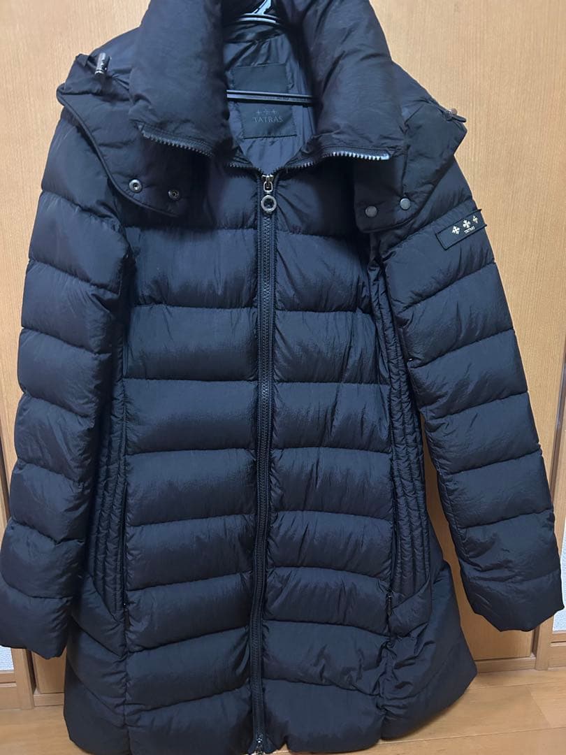 TATRAS フード付き ブラックダウンジャケット