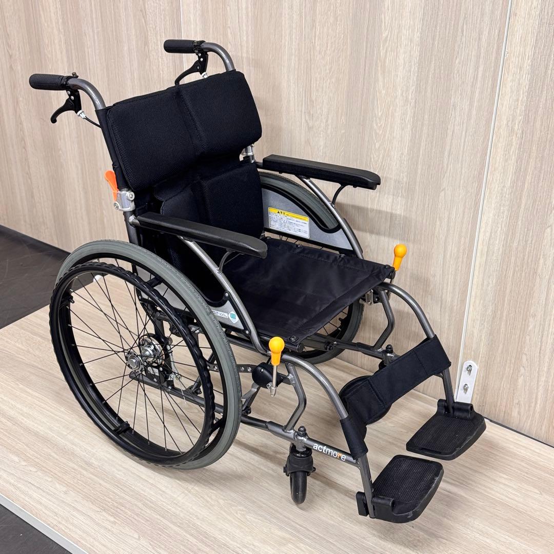 【美品】actmore 自走用 車椅子 介助ブレーキ付き 軽量 折りたたみ