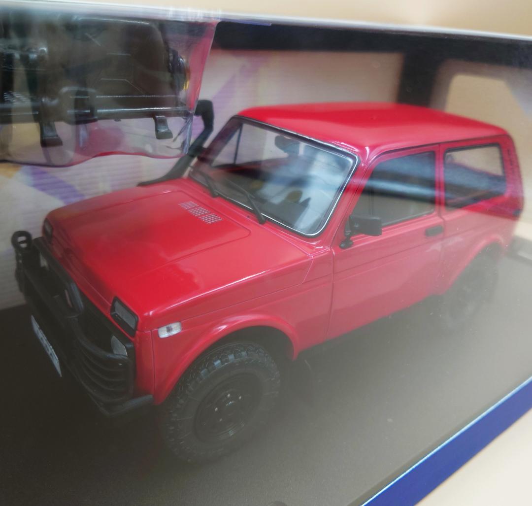 1/18 ラーダ ニーヴァ V LADA 1980 レッド ソリド製ダイキャスト