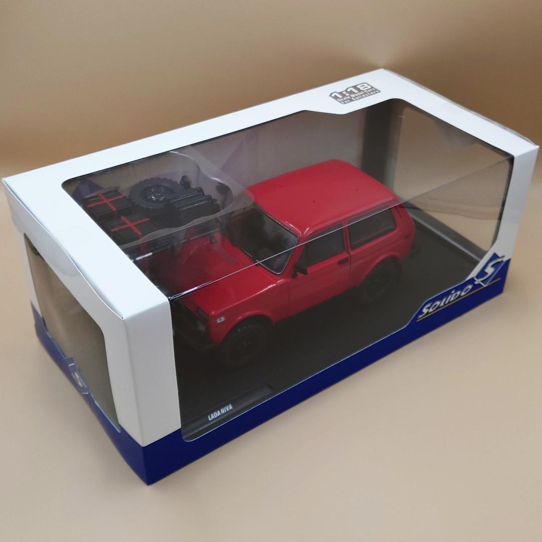 1/18 ラーダ ニーヴァ V LADA 1980 レッド ソリド製ダイキャスト