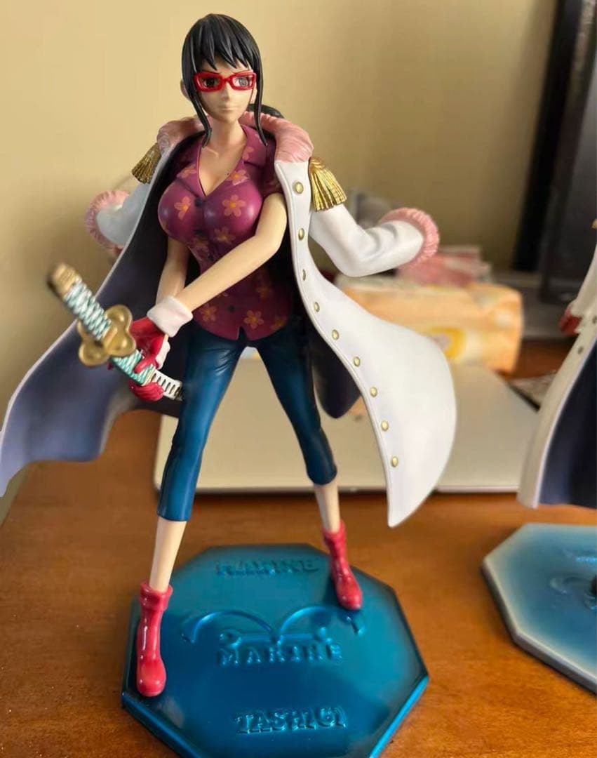 ONE PIECE たしぎ  ガレージキット ガレキ スタチュー②