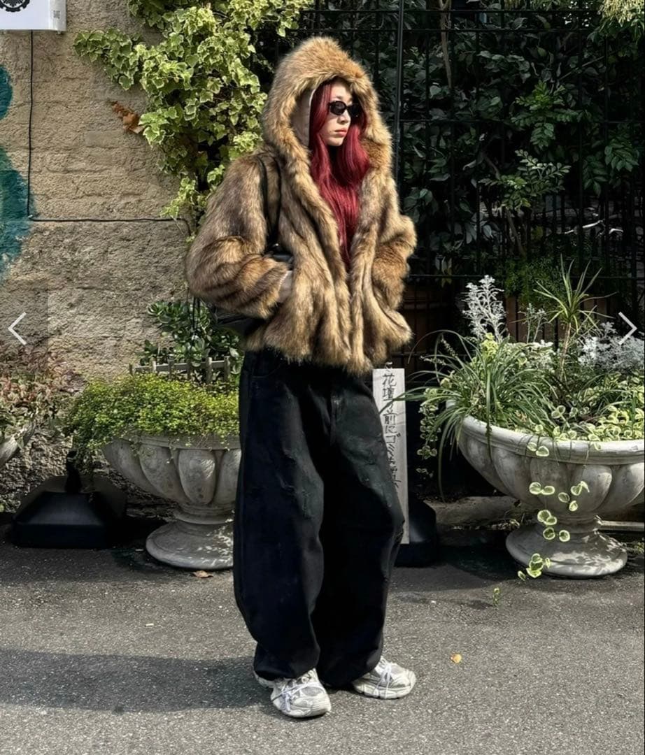 ジャケット・アウター Chikashitsu + hooded cropped fur blouson