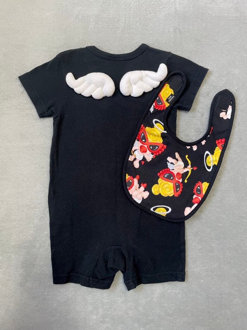 ヒスミニ エンジェル 羽つきロンパース 天使 総柄 スタイ ブラック 2点セット