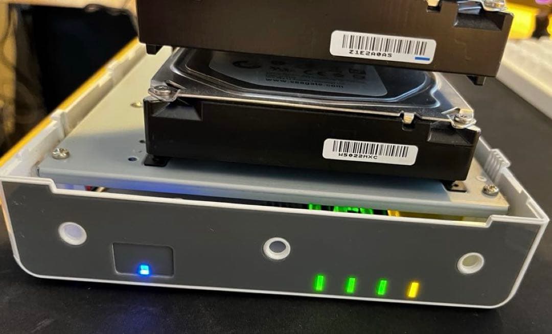 動作確認済】Synology DS218j 2ベイ NAS 付属品有・禁煙環境 - メルカリ