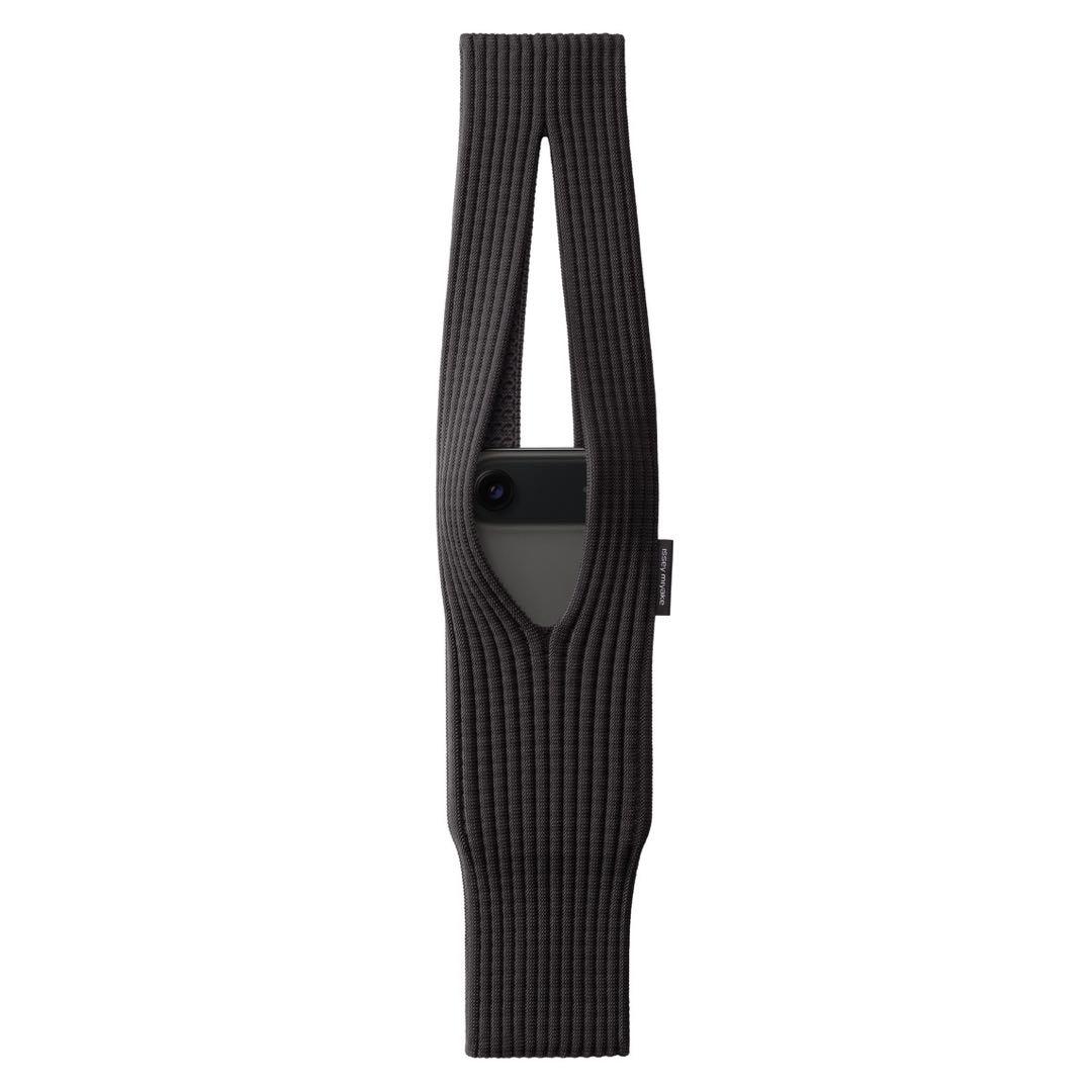 小物 Apple iPhone pocket black issey miyake Released Today] I rushed to Ginza to buy the 