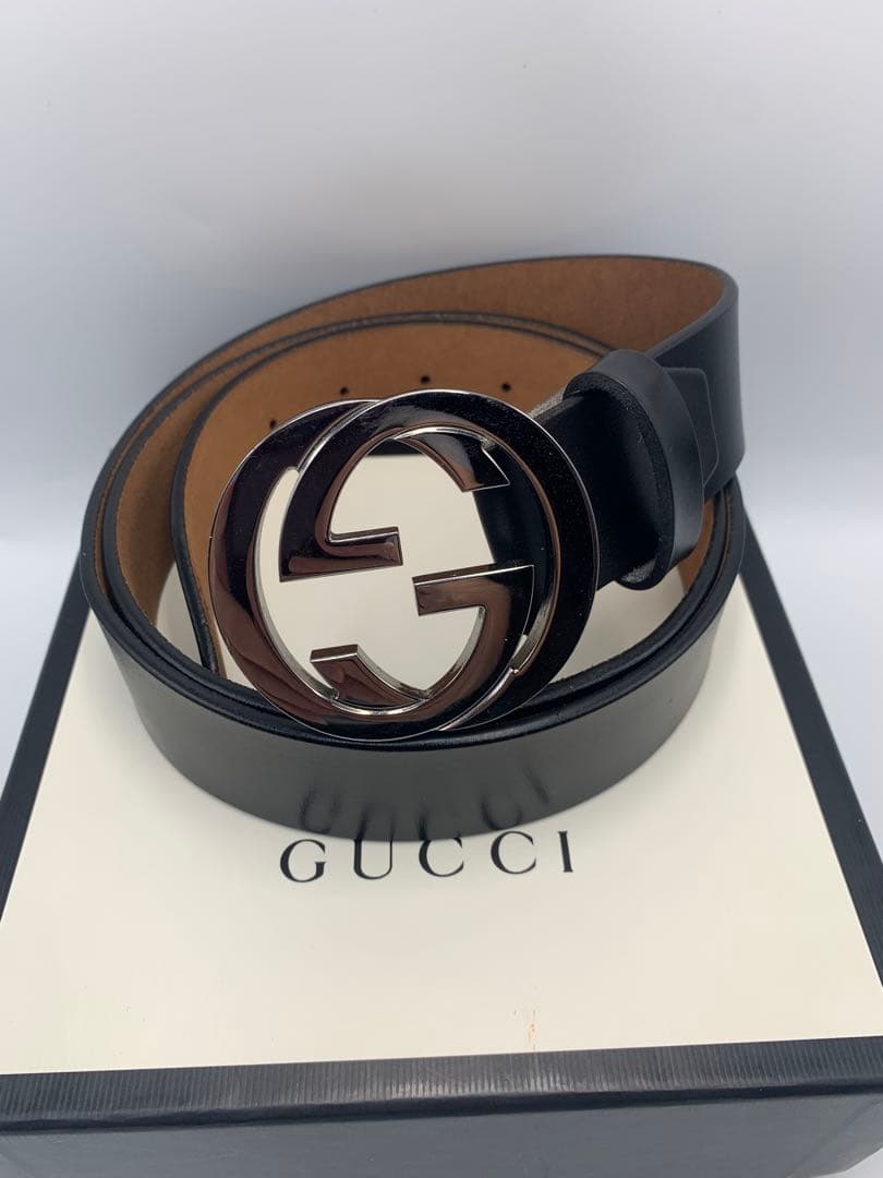 【美品】グッチ　GUCCI ダブルGロゴ ブラックレザーベルト　シルバー P55