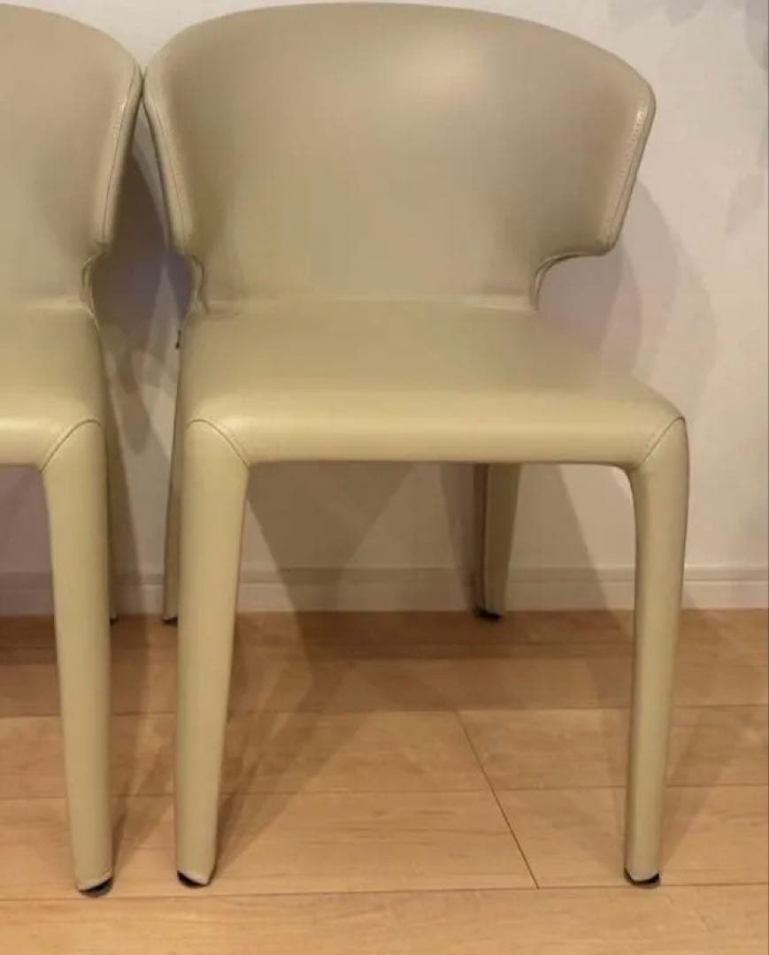 A*a様 (1脚) カッシーナ HOLA 白皮張りアームチェアー一脚