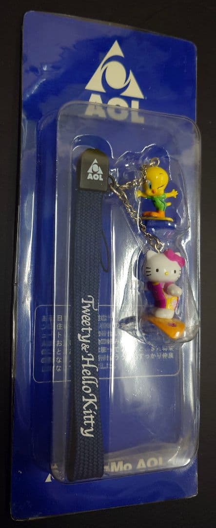 激レア!AOL ハローキティとトゥイーティーのストラップ