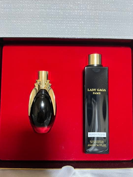 【レア物未使用/値下げ】廃盤 レディー・ガガ FAME 香水　BOX付き