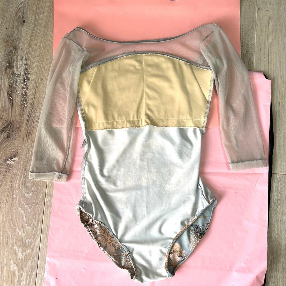 unoa レオタード