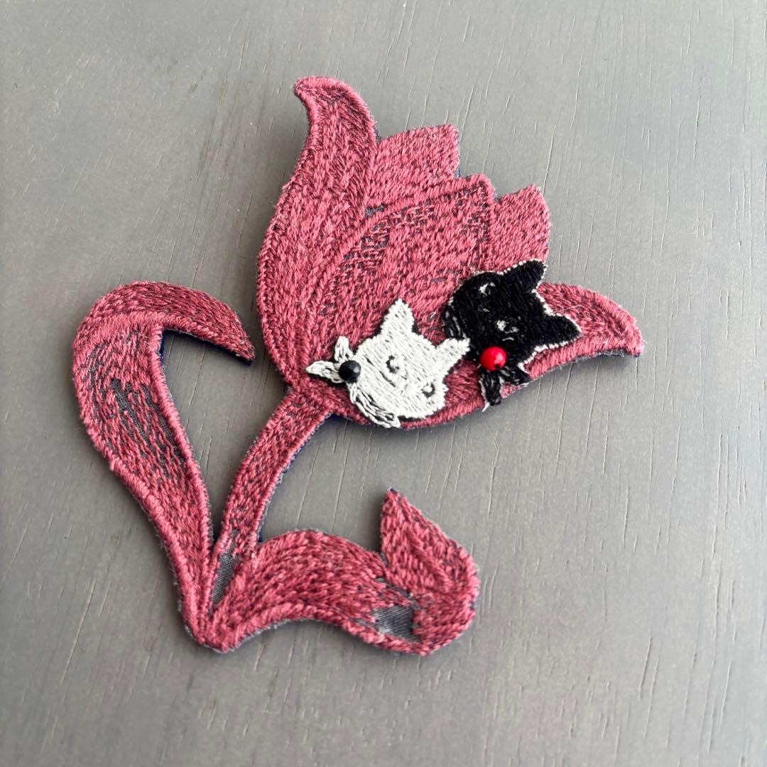 ②134 pjc ブローチアクセサリー ハンドメイド ミナペルホネン猫好きな