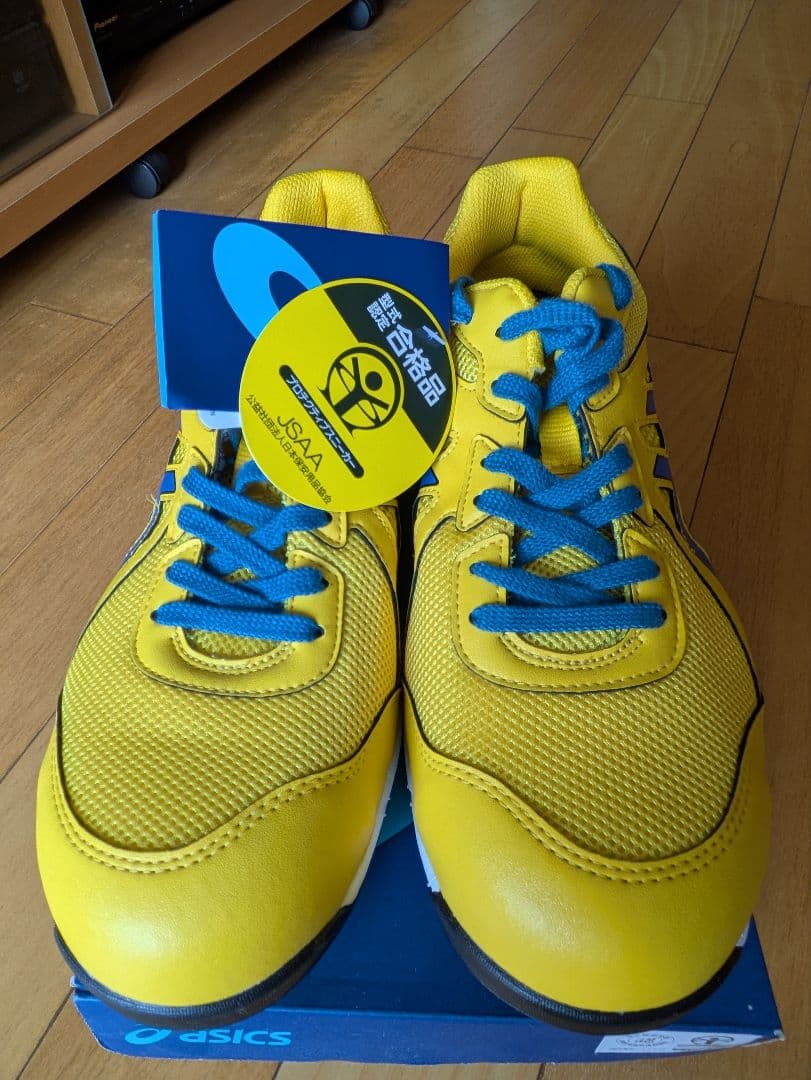 週末セ―ル　希少カラー新品未使用asics ウィジョブCP106 26.5cm