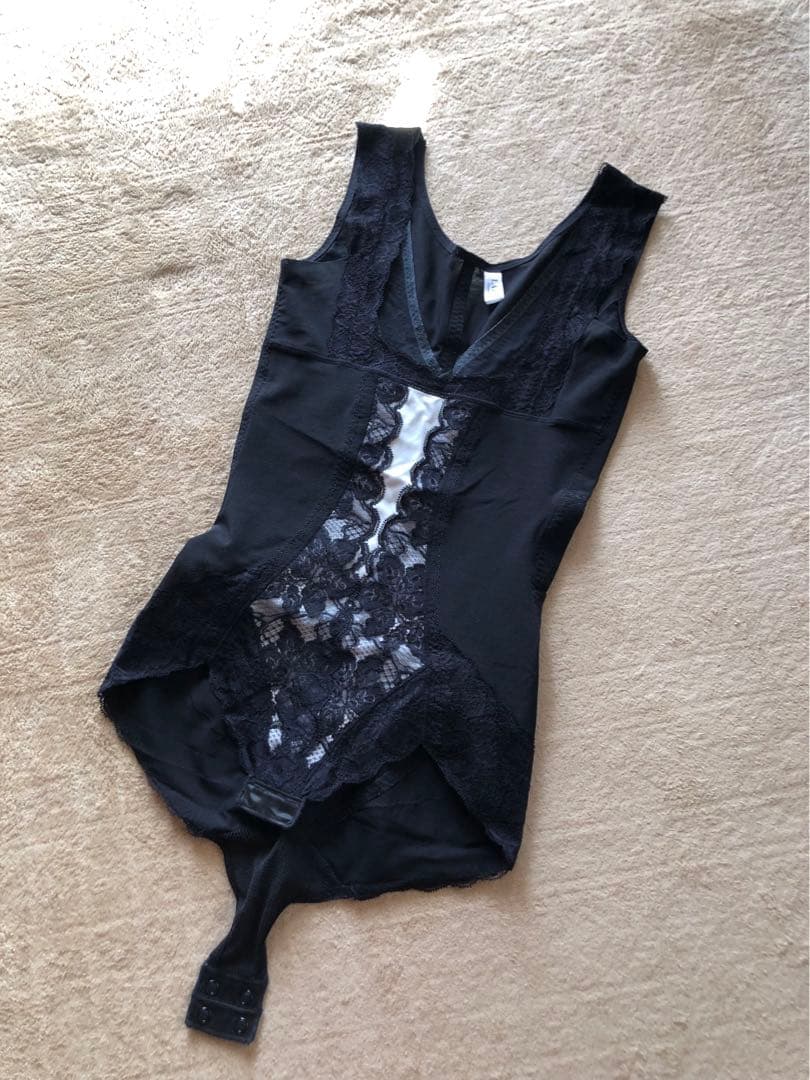 グラントイーワンズ　ララドール　ボディスーツ　補正下着