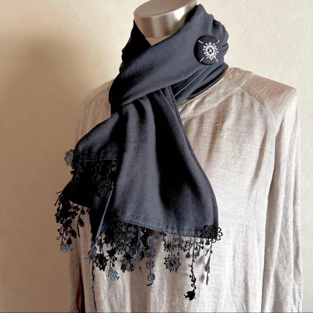 ミナペルホネンハンドメイドanemoneブローチと柔らかガーゼストール