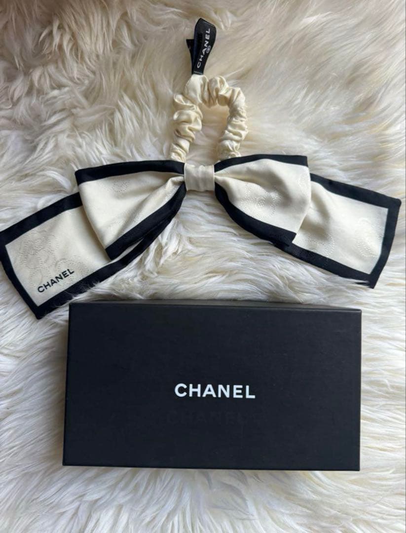 【正規品】CHANEL シャネル リボンシュシュ 白