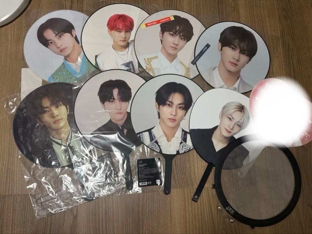 ENHYPEN ジョンウォン うちわ まとめ売り ENHYPEN ジョンウォン en-connect うちわ - メルカリ