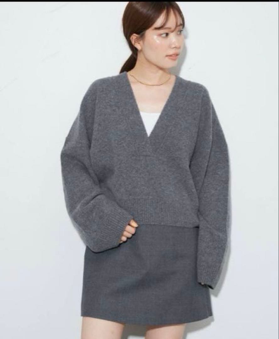 Plageグレー Vネック ボリュームスリーブ ニット
