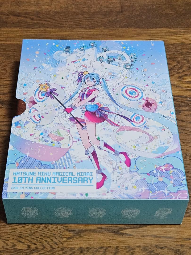 初音ミク　マジカルミライ10th anniversary エンブレムコレクション