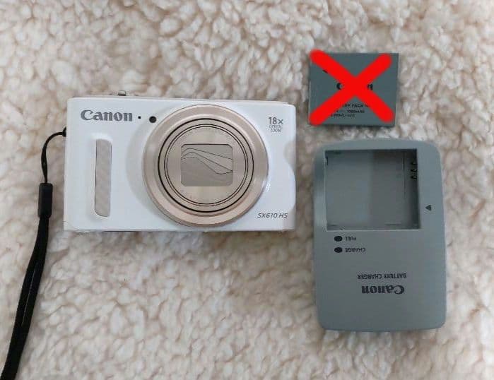 デジカメ【Canon SX610HS ホワイト 本体と充電器】