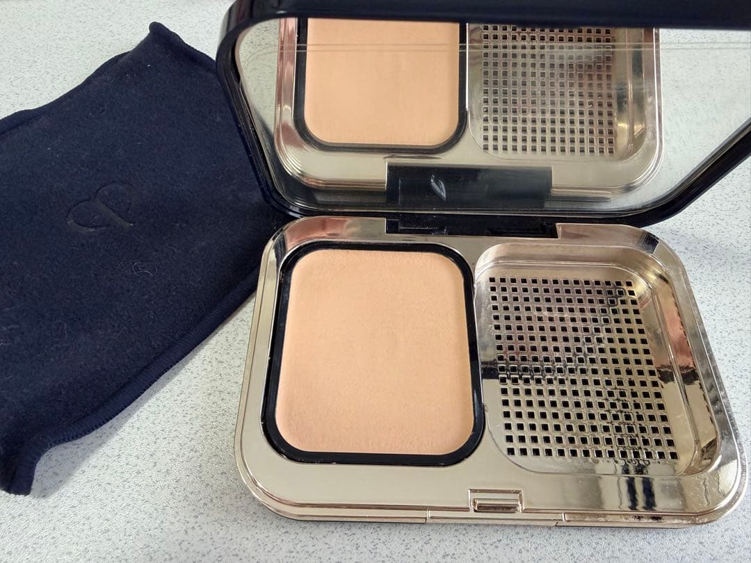 【ケース付き】クレドポーボーテ タンプードルエクラ オークル00