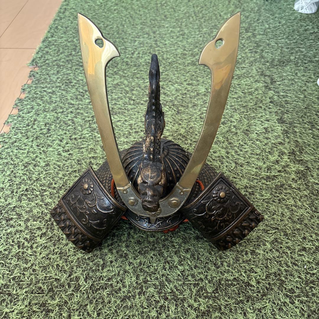 日本の武士の兜 装飾品