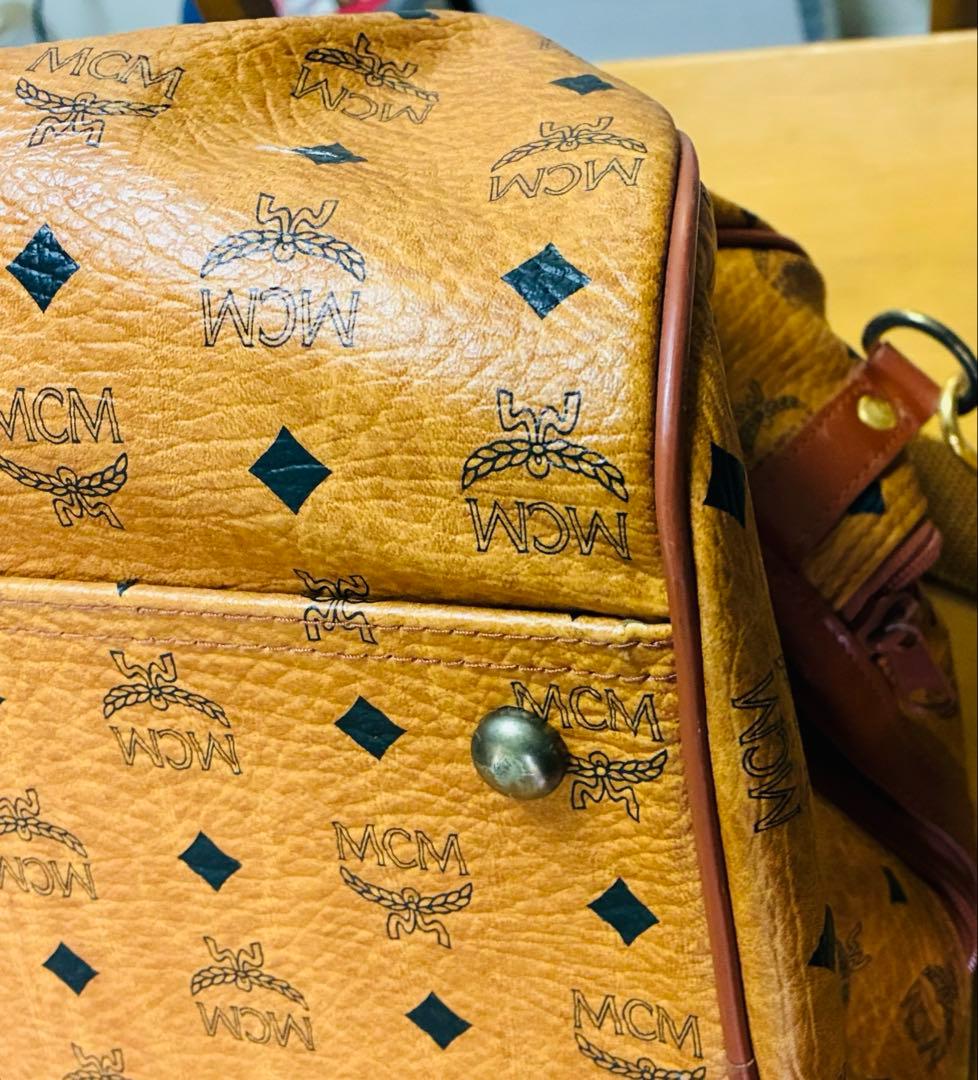 MCMボストンバッグ大きめ 大容量 ヴィセトス柄 肩掛け 泊まり旅行に