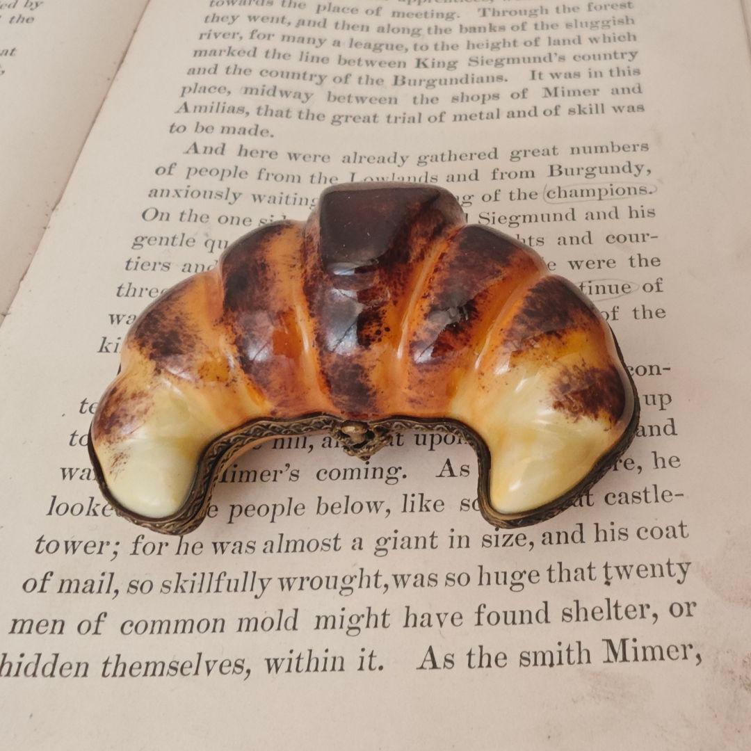 リモージュボックス　クロワッサン　フランス製　ミニチュア　小物入れボンボニエール リモージュボックス・小さな小物入れ - soracoya